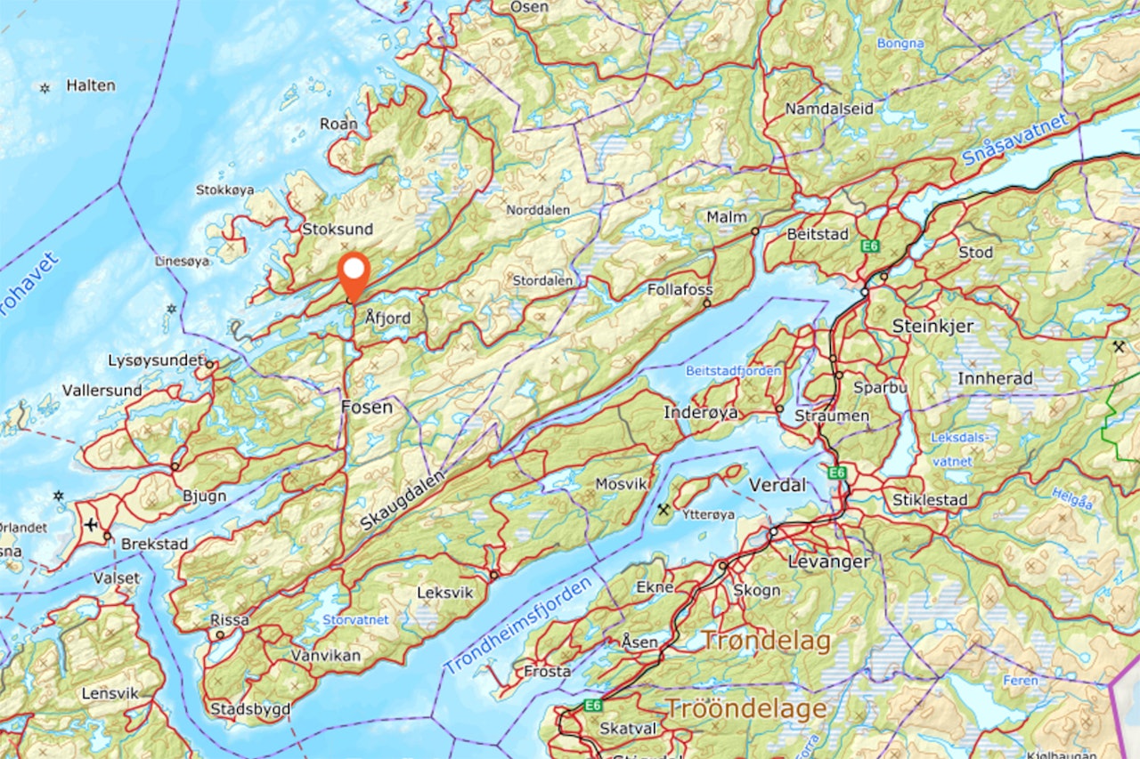 ULYKKE: En person er hardt skadet etter en ulykke ved Harbakk i Åfjord. Foto: Norgeskart Ulykke klatring