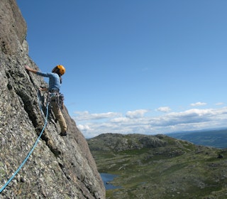 SKURVEFJELL: Her finner du fast og fin klatring på grader fra grad 3-6. Foto: Jørgen Aamot Skurvefjell Hemsedal