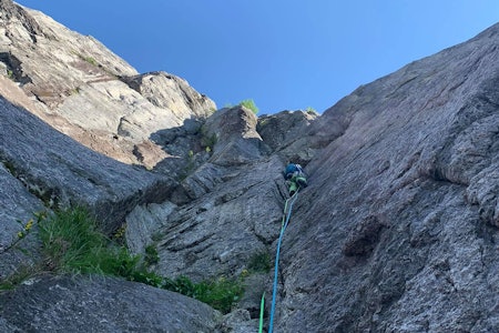 FØRSTE FRIBESTIGNING: Jan Eivind Danielsen (bildet) har skrevet en usedvanlig leseverdig historie fra hans og Jon Egil Auestads første fribestigning av ruta Intet nytt fra Vestfronten på Kjerag. Foto: Jon Egil Auestad FØRSTE FRIBESTIGNING: Jan Eivind Danielsen (bildet) har skrevet en usedvanlig leseverdig historie fra hans og Jon Egil Auestads første fribestigning av ruta Intet nytt fra Vestfronten på Kjerag. Foto: Jon Egil Auestad