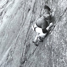 Ulf Geir Hansen leder andre taulengde av Via Synne (7) på Andersnatten. Foto: Dag Kolsrud Ulf Geir Hansen leder andre taulengde av Via Synne (7) på Andersnatten. Foto: Dag Kolsrud