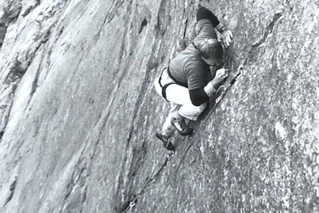 Ulf Geir Hansen leder andre taulengde av Via Synne (7) på Andersnatten. Foto: Dag Kolsrud Ulf Geir Hansen leder andre taulengde av Via Synne (7) på Andersnatten. Foto: Dag Kolsrud