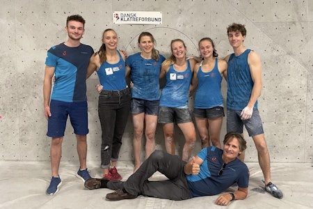 SENIORENE: Sunniva Haave, Ingrid Kindlihagen og Hannah Midtbø tok med seg hjem medaljer etter nordisk mesterskap. Her sammen med Albert Suthurst, Leo Bøe, Tina Hafsaas og landslagstrener Nicki Horak. Foto: Gaute Olsen SENIORENE: Sunniva Haave, Ingrid Kindlihagen og Hannah Midtbø tok med seg hjem medaljer etter nordisk mesterskap. Her sammen med Albert Suthurst, Leo Bøe, Tina Hafsaas og landslagstrener Nicki Horak. Foto: Gaute Olsen