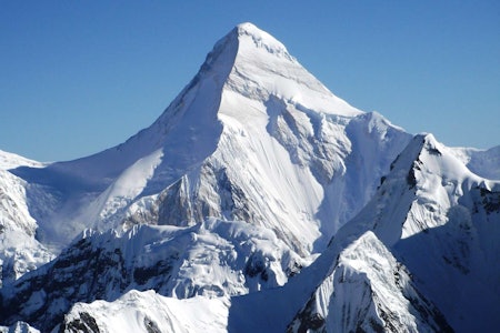 Mektig: Khan Tengri (7010 moh) er et imponerene syn. Navnet betyr angivelig noe slikt som «himmelens hersker». Foto: Asset Danyalov	 Mektig: Khan Tengri (7010 moh) er et imponerene syn. Navnet betyr angivelig noe slikt som «himmelens hersker». Foto: Asset Danyalov