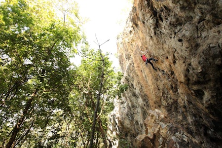 Overheng: Jørn Glenne går Dee Jai Tee Dai Geud (6b+) på Heart Wall. Foto: Dag Hagen