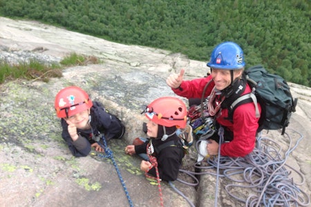 Pause: Mo i knærne og tøffe i trynet. Det var tydelig blandede følelser for guttene. Foto: Stein Ivar Hovland Pause: Mo i knærne og tøffe i trynet. Det var tydelig blandede følelser for guttene. Foto: Stein Ivar Hovland