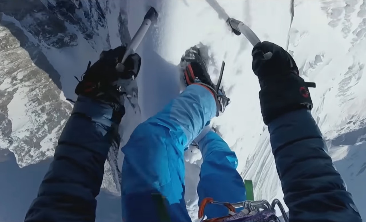 Fra David Lamas ekspedisjon til Sør-østryggen av Annapurna III, sammen med Hansjörg Auer og Alex Blümel. Fra David Lamas ekspedisjon til Sør-østryggen av Annapurna III, sammen med Hansjörg Auer og Alex Blümel.