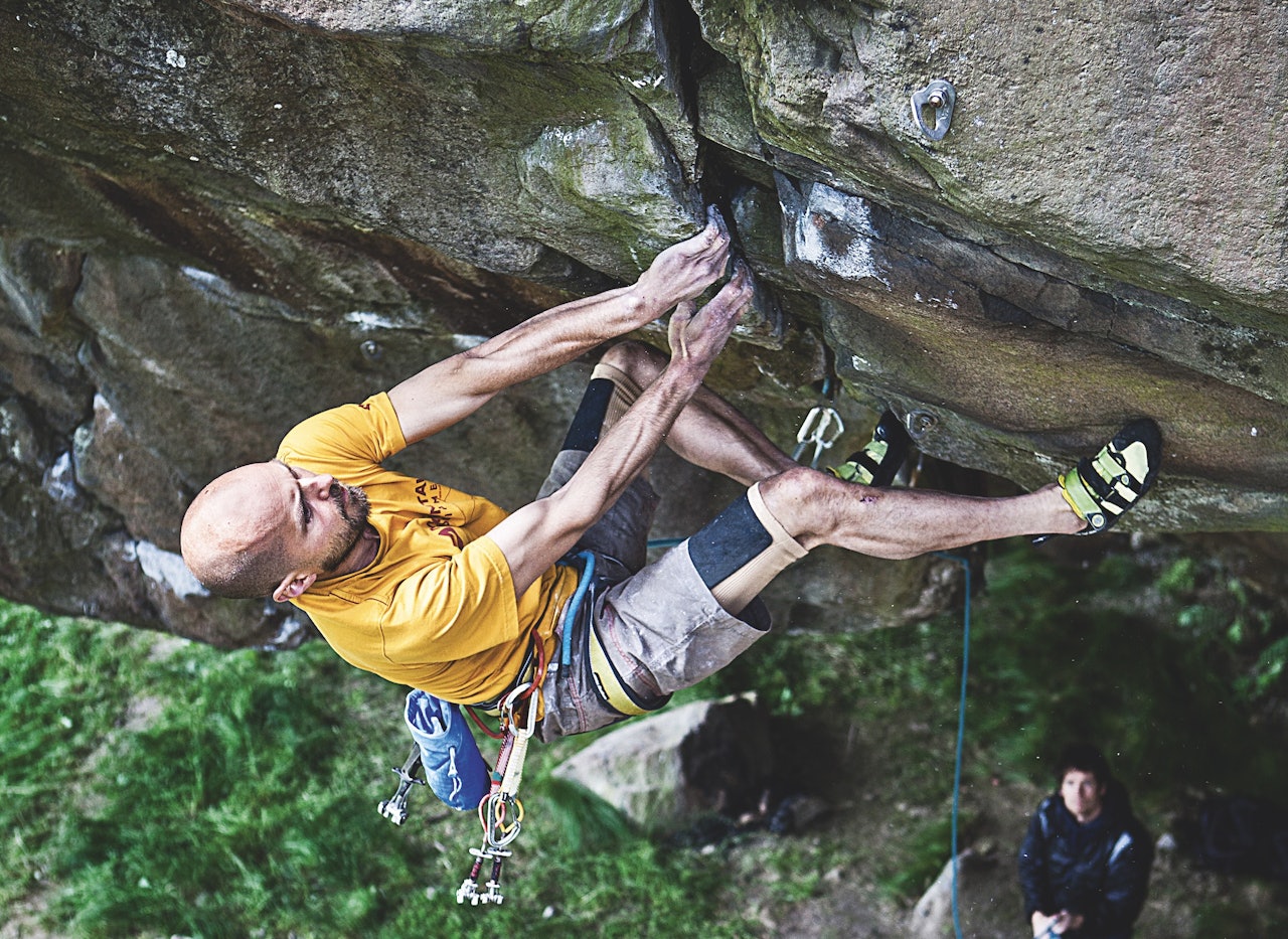 UTEN BOLTER: Erik Heyman leder Psykisk analys (9/9+) på naturlige sikringer, uten å bruke boltene. Foto: Martin Argus UTEN BOLTER: Erik Heyman leder Psykisk analys (9/9+) på naturlige sikringer, uten å bruke boltene. Foto: Martin Argus