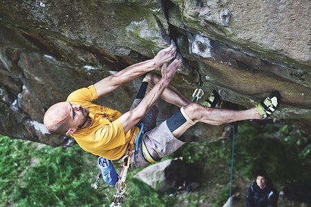 UTEN BOLTER: Erik Heyman leder Psykisk analys (9/9+) på naturlige sikringer, uten å bruke boltene. Foto: Martin Argus UTEN BOLTER: Erik Heyman leder Psykisk analys (9/9+) på naturlige sikringer, uten å bruke boltene. Foto: Martin Argus