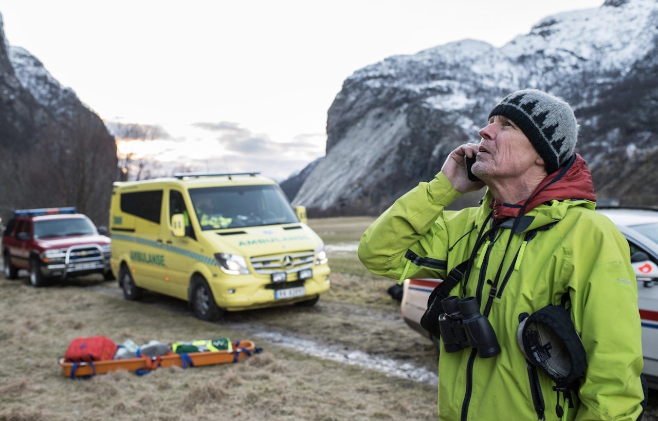 ALPINT ANSVAR: Så lenge tindesporten har eksistert, har klatrere hjulpet hverandre når uhell skjer. Tidligere leder av RAR, Ture Bjørgen, har skrevet bok om temaet. Foto: Jarle Aasland, Stavanger Aftenblad