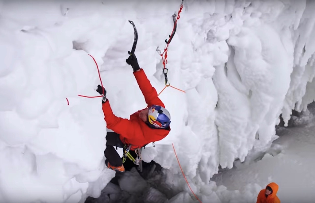 Will Gadd i Helmchen falls, uten å bruke boltene.