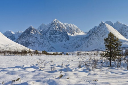 Lenangstindene. Foto: Simo Räsänen/Wikipedia