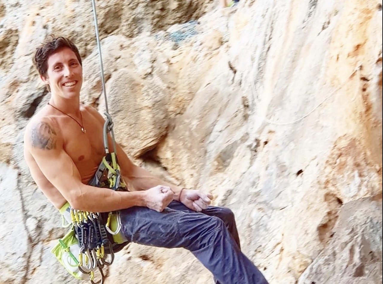 Stian Christophersen vel nede etter en vellykket onsight av Randez with Platon (8b). Foto: Lars Jones Stian Christophersen vel nede etter en vellykket onsight av Randez with Platon (8b). Foto: Lars Jones