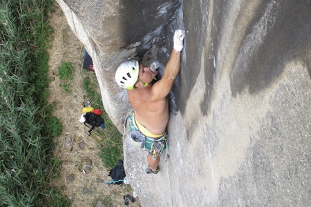 Richard Ekehed på førstebestigningen av Milarepa (8-/8) på Keberget. Foto: Nicklas Raynbeau Richard Ekehed på førstebestigningen av Milarepa (8-/8) på Keberget. Foto: Nicklas Raynbeau