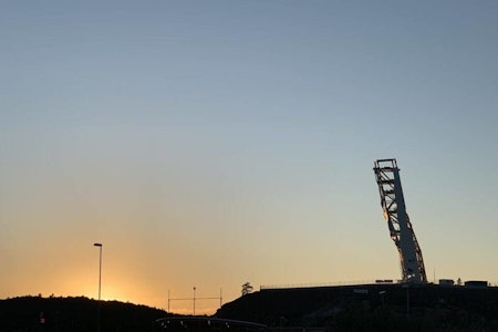 ÅPENT FOR KLATRERE: Nå er det 47 meter høye klatretårnet i Lillesand åpent for klatrere. Foto: OVER OVER Lillesand klatretårn