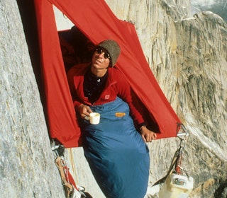 PÅ HYLLA: Dag Kolsrud slapper av i hengeteltet. Foto: Stein P. Aasheim dag kolsrud