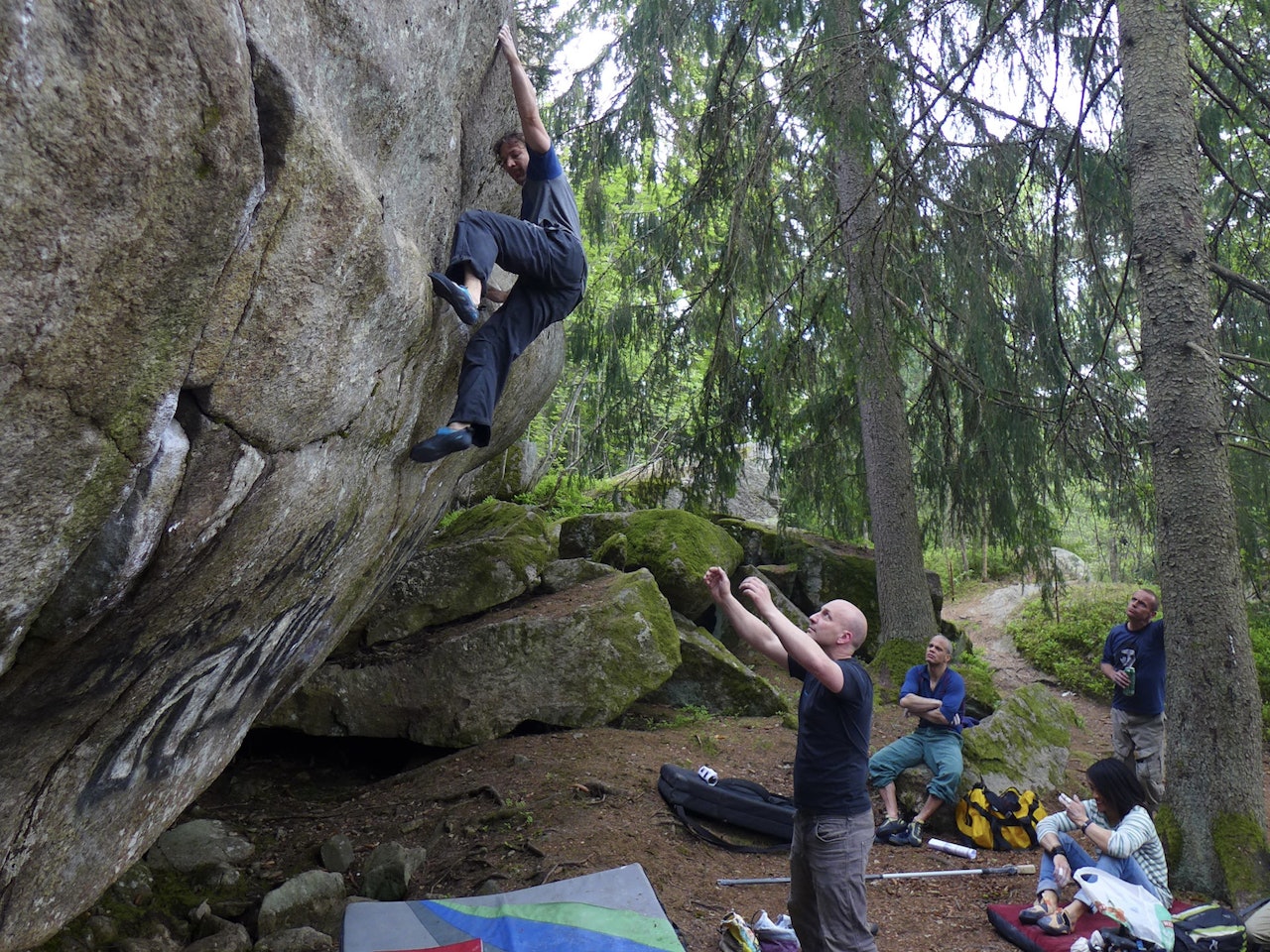 BULDREMARATON: Det blir en pandemiversjon av Østmarka buldremaraton som foregår over to uker. Her er Øyvind Ville Sæther på Trinity (7B). Østmarka buldremaraton
