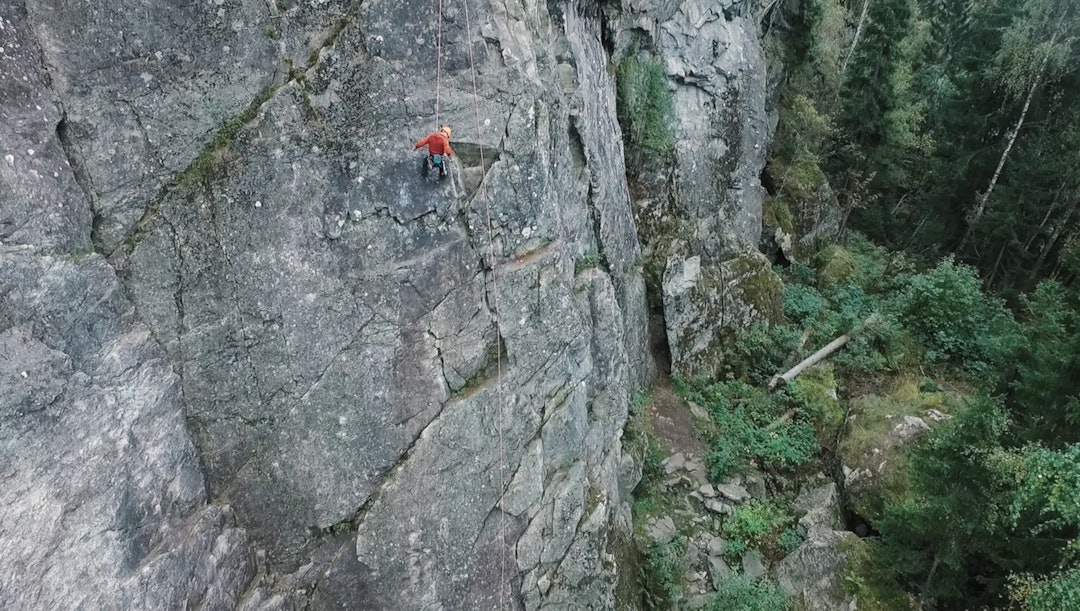 VÆR VARSOM: Fjellet «lever» og mennesker kan gjøre feil. Klatreskolen ser på hvordan du kan få bedre marginer når du klatrer. Foto: Christian Nerdrum Sikkerhet klatring