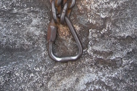 Et rappellfeste på Romsdalshorn Et rappellfeste på Romsdalshorn