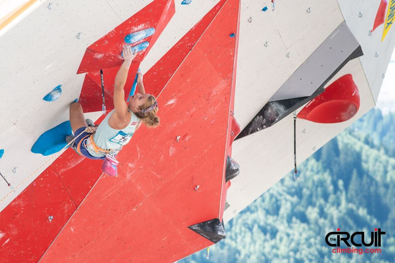 Tina Hafsaas i semifinale. Foto: Eddie Fowke / The Circuit Climbing Tina Hafsaas i semifinale. Foto: Eddie Fowke / The Circuit Climbing