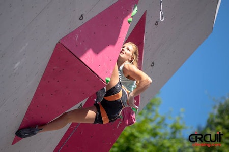 Tina J. Hafsaas klatrer semifinale i verdenscupen. Foto: Eddie Fowke / The Circuit Climbing
