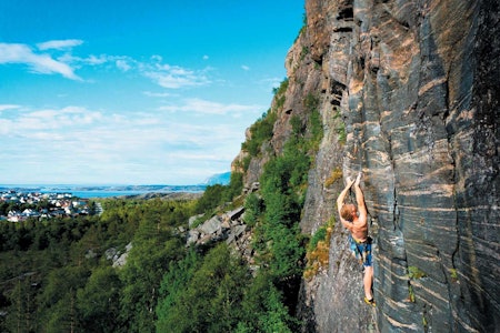 KVERNBERGET: Magnus Thue Stokstad går  Desembernatt (7). Foto: Frank Rognskaug