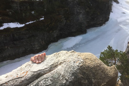 PASS FINGRA! Fingrene er mest utsatt for skader i forbindelse med klatring, og er blant kroppsdelene hvor det er vanskeligst å sette riktig diagnose. Foto: Tore Meirik fingerskade klatring