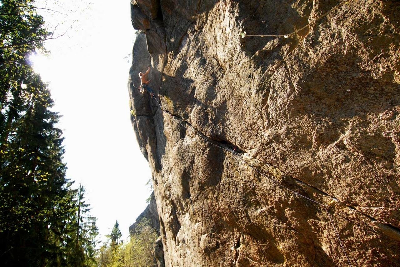 Dette fraråder NKF nå. Leo Houlding på Fenriss på Fjell for noen år sida. Foto: Dag Hagen Leo Houlding på Fenriss. Foto: Dag Hagen