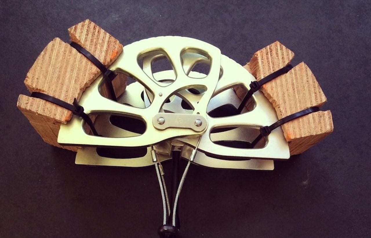 Advarsel: Man bør kanskje ikke prøve dette hjemme, nei. Advarsel: Man bør kanskje ikke prøve dette hjemme, nei.