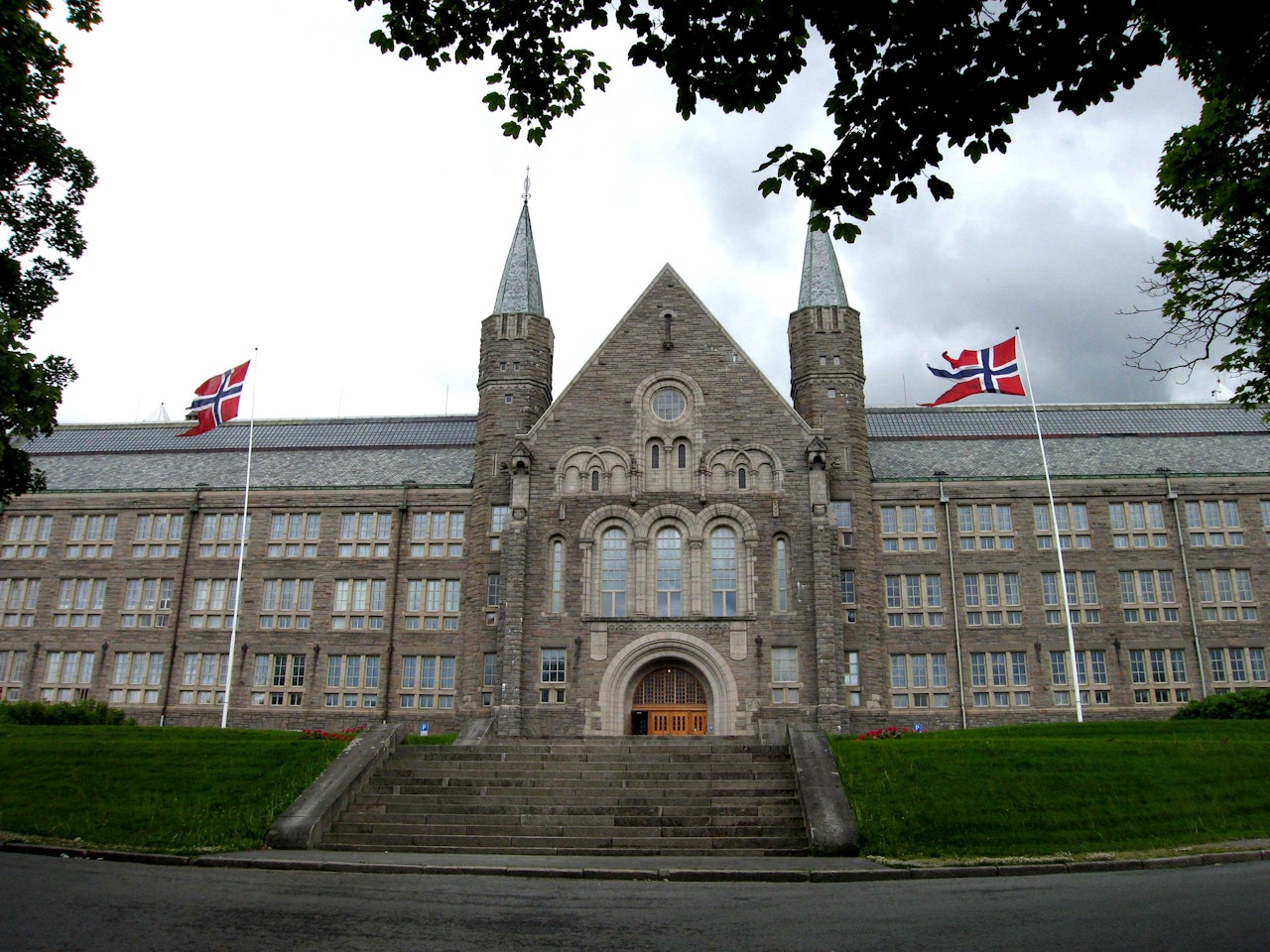 Gamle ærverdige Gløshaugen Gamle ærverdige Gløshaugen