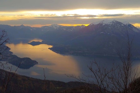 MÅ VENTE: Solnedgang sett fra Stefano Vergini sitt favorittcrag i nord-Italia. Det blir en stund til han kan dra tilbake dit. Foto: Stefano Vergini MÅ VENTE: Solnedgang sett fra Stefano Vergini sitt favorittcrag i nord-Italia. Det blir en stund til han kan dra tilbake dit. Foto: Stefano Vergini