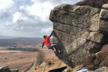 PEAK DISTRICT: Ian Hollows buldrer i Peak. PEAK DISTRICT: Ian Hollows buldrer i Peak.