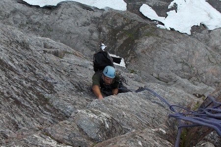 Ole Johan Sæther følger på 5. taulengde på Norskeruta. Foto Sindre Sæther. Ole Johan Sæther følger på 5. taulengde på Norskeruta. Foto Sindre Sæther.