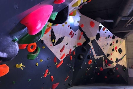 STENGER KLATRESENTRE I KRISTIANSAND: Klatresentrene må stenge i minimum en uke grunnet høyt smittetrykk.  STENGER KLATRESENTRE I KRISTIANSAND: Klatresentrene må stenge i minimum en uke grunnet høyt smittetrykk.