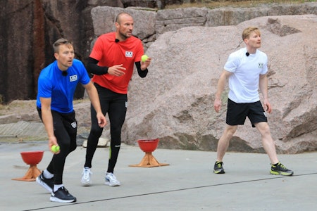 TRØBBEL: Magnus Midtbø (i hvit t-skjorte) ledet stort foran ballkastinga, men da skar det seg. – Det var en kjip følelse, det snudde sjukt fort, sier han i dette intervjuet med norsk-klatring.no. Foto: NRK Magnus Midtbø Mesternes Mester