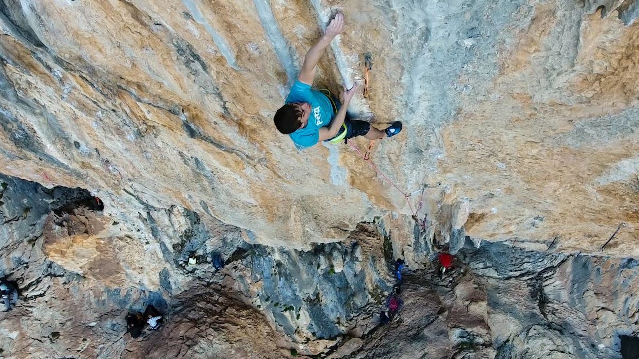 PERSER IGJEN: Leo Ketil Bøe på ruta Md Mda (8c+) i Spania. Foto: Henning Wang PERSER IGJEN: Leo Ketil Bøe på ruta Md Mda (8c+) i Spania. Foto: Henning Wang