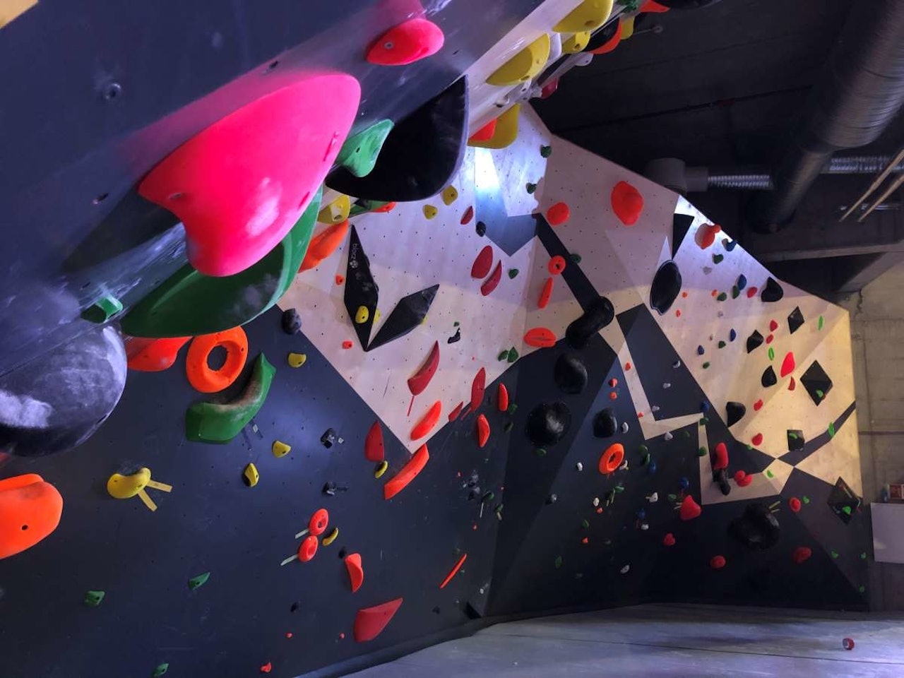 ÅPNER I MORGEN: Buldringen i Kristiansand åpner i morgen, med campusbrett og moonboard. ÅPNER I MORGEN: Buldringen i Kristiansand åpner i morgen, med campusbrett og moonboard.