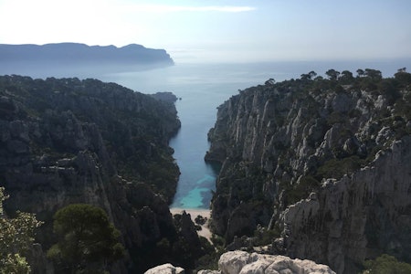 Utsikt: Calanque en Vau med Pointe Castelvieil til høgre. Foto: Øystein Dahl Utsikt: Calanque en Vau med Pointe Castelvieil til høgre. Foto: Øystein Dahl
