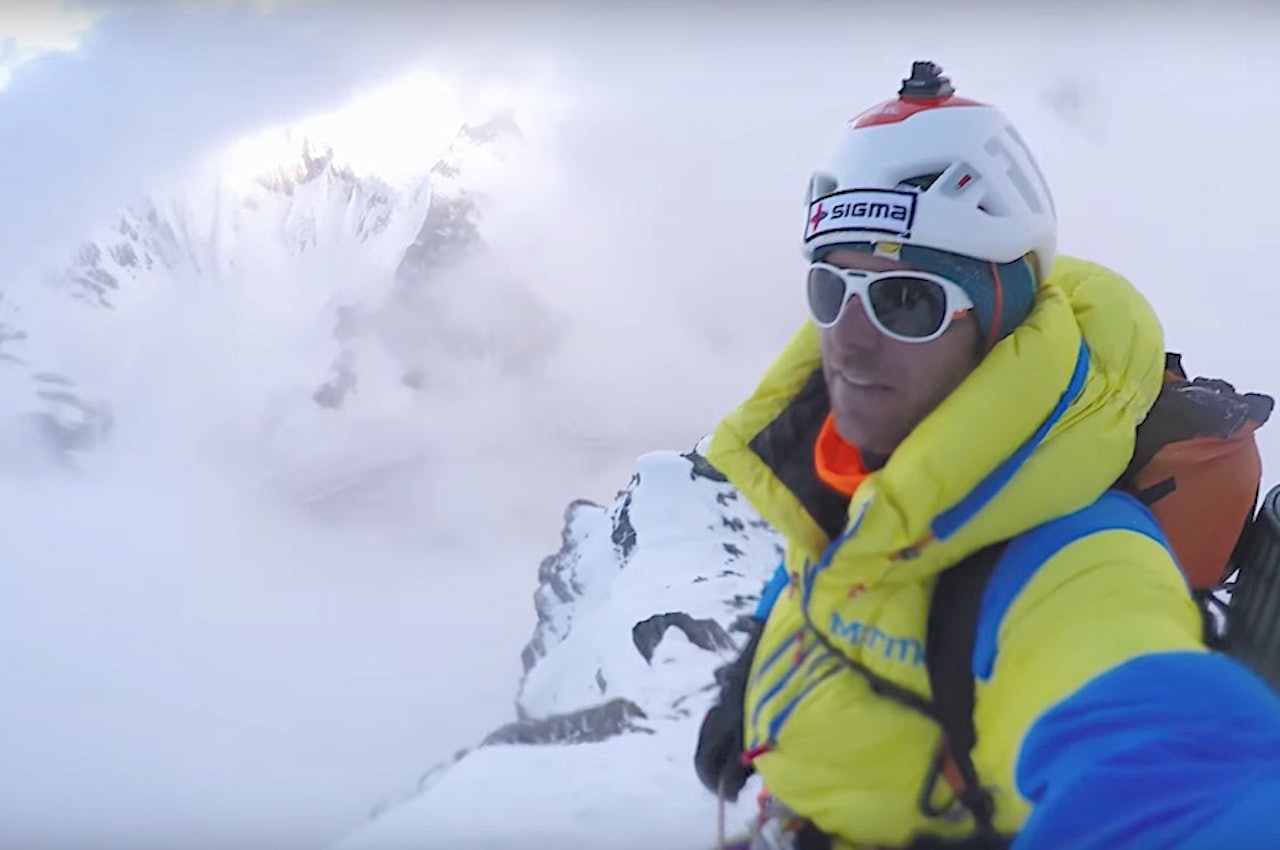 Fredrik Sträng med K2 i bakgrunnen. Fredrik Sträng med K2 i bakgrunnen.