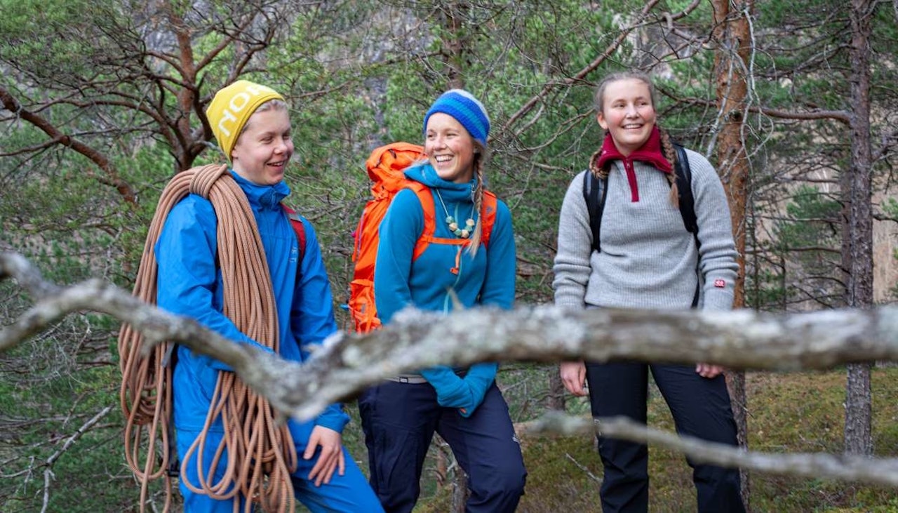 ANNERLEDES SKOLE: Neste år får Rauma vgs linja "Bratt friluftsliv", og elever fra hele landet kan søke seg til linja. Foto: Heidi Leren ANNERLEDES SKOLE: Neste år får Rauma vgs linja "Bratt friluftsliv", og elever fra hele landet kan søke seg til linja. Foto: Heidi Leren