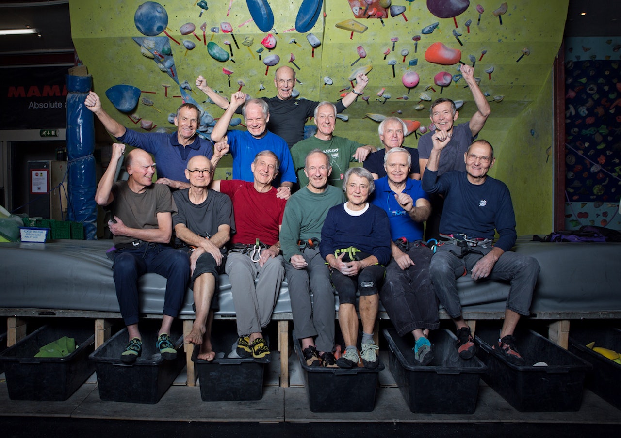 Et knippe medlemmer av Norsk geriatrisk klatrekompani eller også kjent som Klatrekompaniet avbildet på Klatreverket for noen år tilbake. Foto: Hanna Jordan 