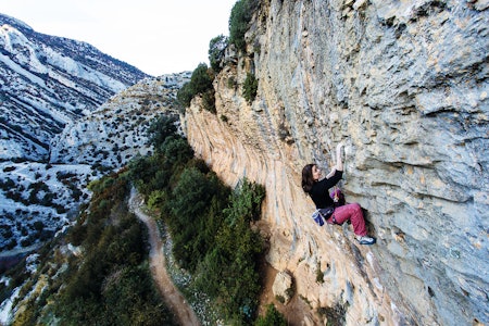UTSIKT: Marthe Stensrud går Toma Castañazo (7a+) på sektor El Camino. Foto: Thomas Horgen UTSIKT: Marthe Stensrud går Toma Castañazo (7a+) på sektor El Camino. Foto: Thomas Horgen