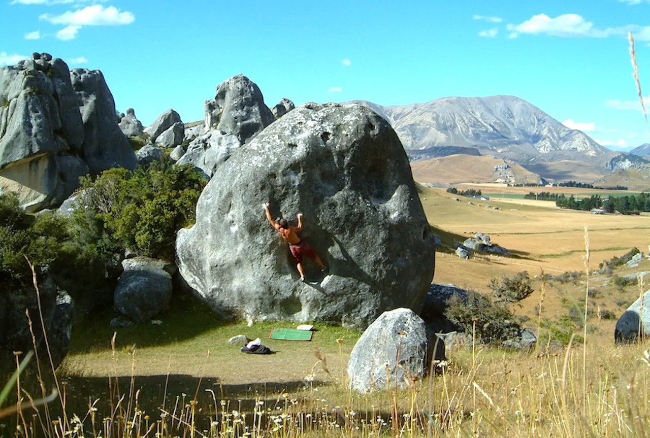 Dag Hagen på Opium (V7), Spittle Hill. Foto: Selvutløsern Dag Hagen på Opium (V7), Spittle Hill. Foto: Selvutløsern