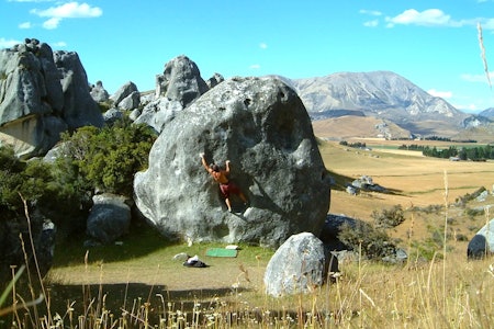 Dag Hagen på Opium (V7), Spittle Hill. Foto: Selvutløsern Dag Hagen på Opium (V7), Spittle Hill. Foto: Selvutløsern