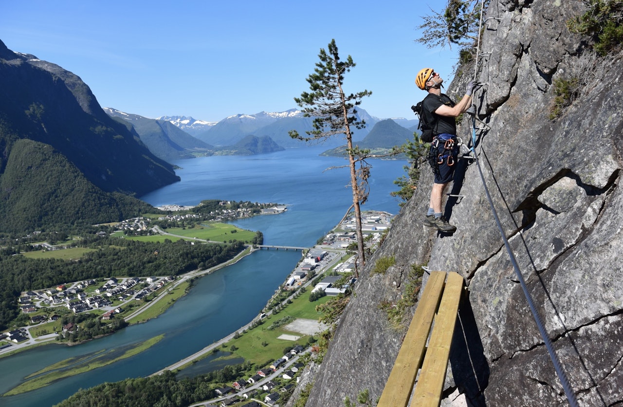 Romsdalsstigen ved Åndalsnes. Foto: Norsk Tindesenter Romsdalsstigen ved Åndalsnes. Foto: Norsk Tindesenter