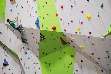 Innendørsklatring er en av de viktige tingene klatreklubbene ofte står for. Foto: DMM Climbing Innendørsklatring er en av de viktige tingene klatreklubbene ofte står for. Foto: DMM Climbing