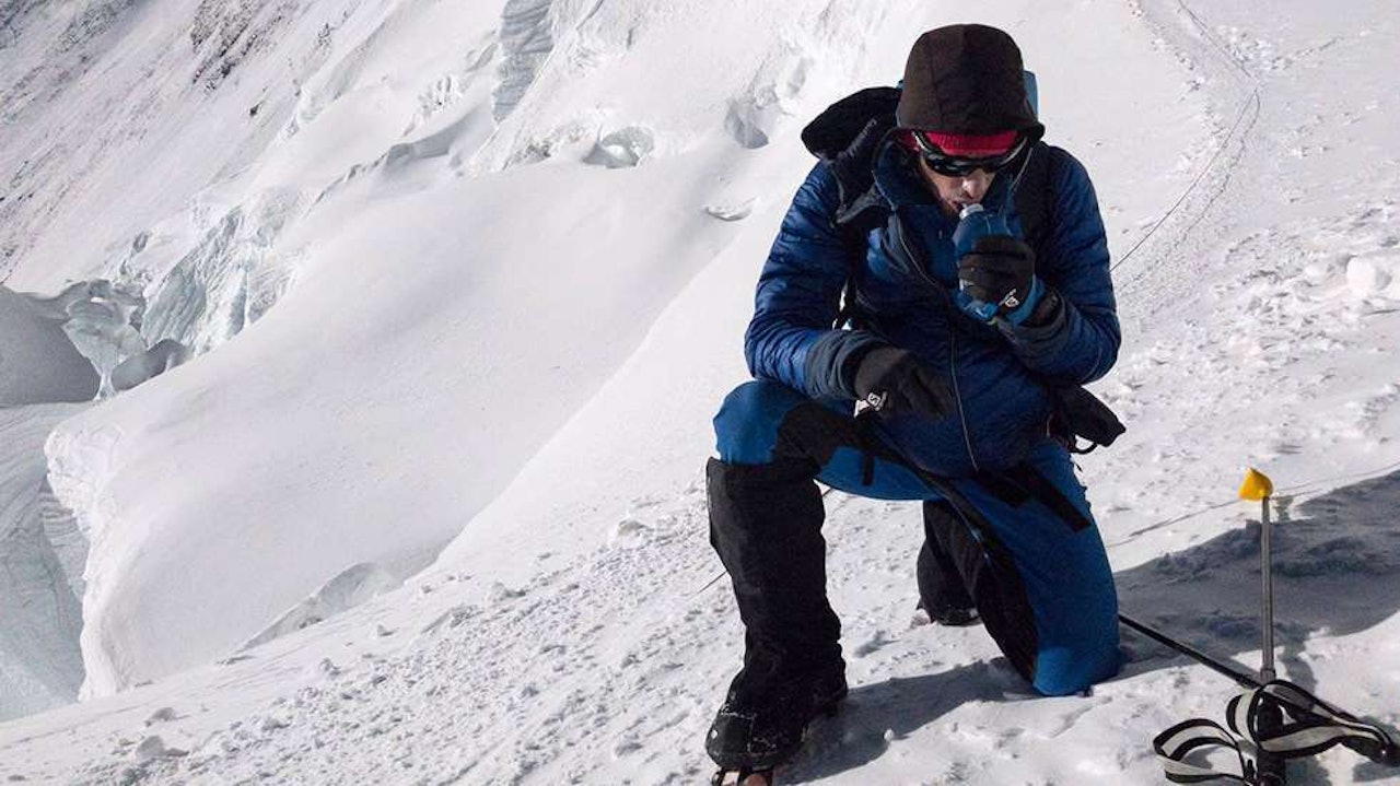 Killian Jornet på vei opp mot toppen av Mount Everest (8848 moh). Foto: Foto: Kilian Jornet/Summits of my life Killian Jornet på vei opp mot toppen av Mount Everest (8848 moh). Foto: Foto: Kilian Jornet/Summits of my life