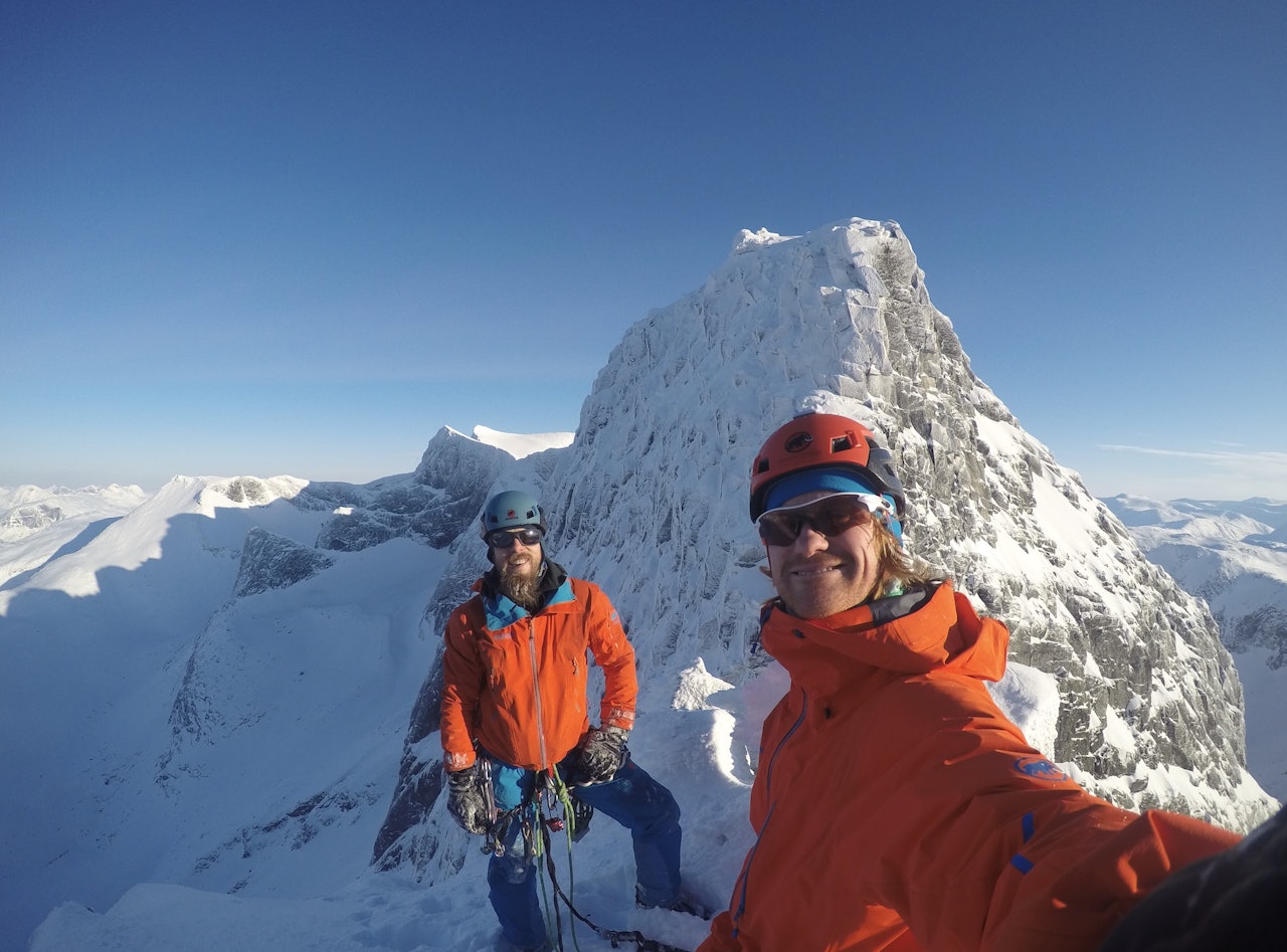 To glade vinterklatrere; Kristian Vindvik og Signar Nilsen. Foto: Signar Nilsen