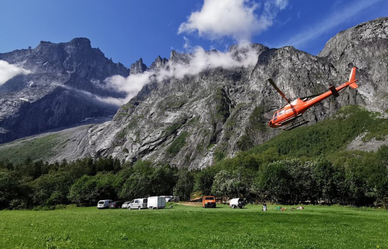 RAPPORT UTE: Rapporten etter ulykken hvor to tsjekkiske klatrere mistet livet i Trollveggen i juli er klar. Foto: Romsdal Fjellredningsgruppe / Kevin Kolstad