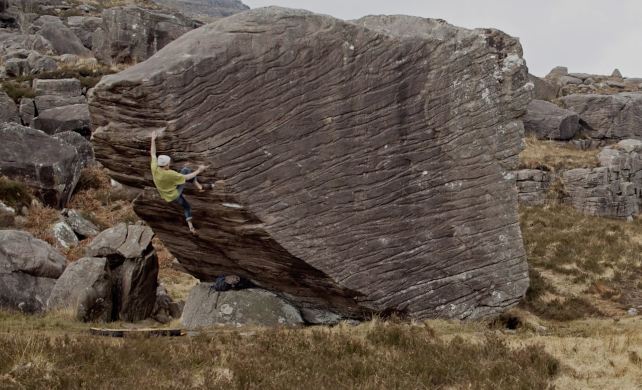 Benjy Wilcock går Malcolms arete (7B). Benjy Wilcock går Malcolms arete (7B).