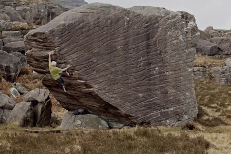 Benjy Wilcock går Malcolms arete (7B). Benjy Wilcock går Malcolms arete (7B).